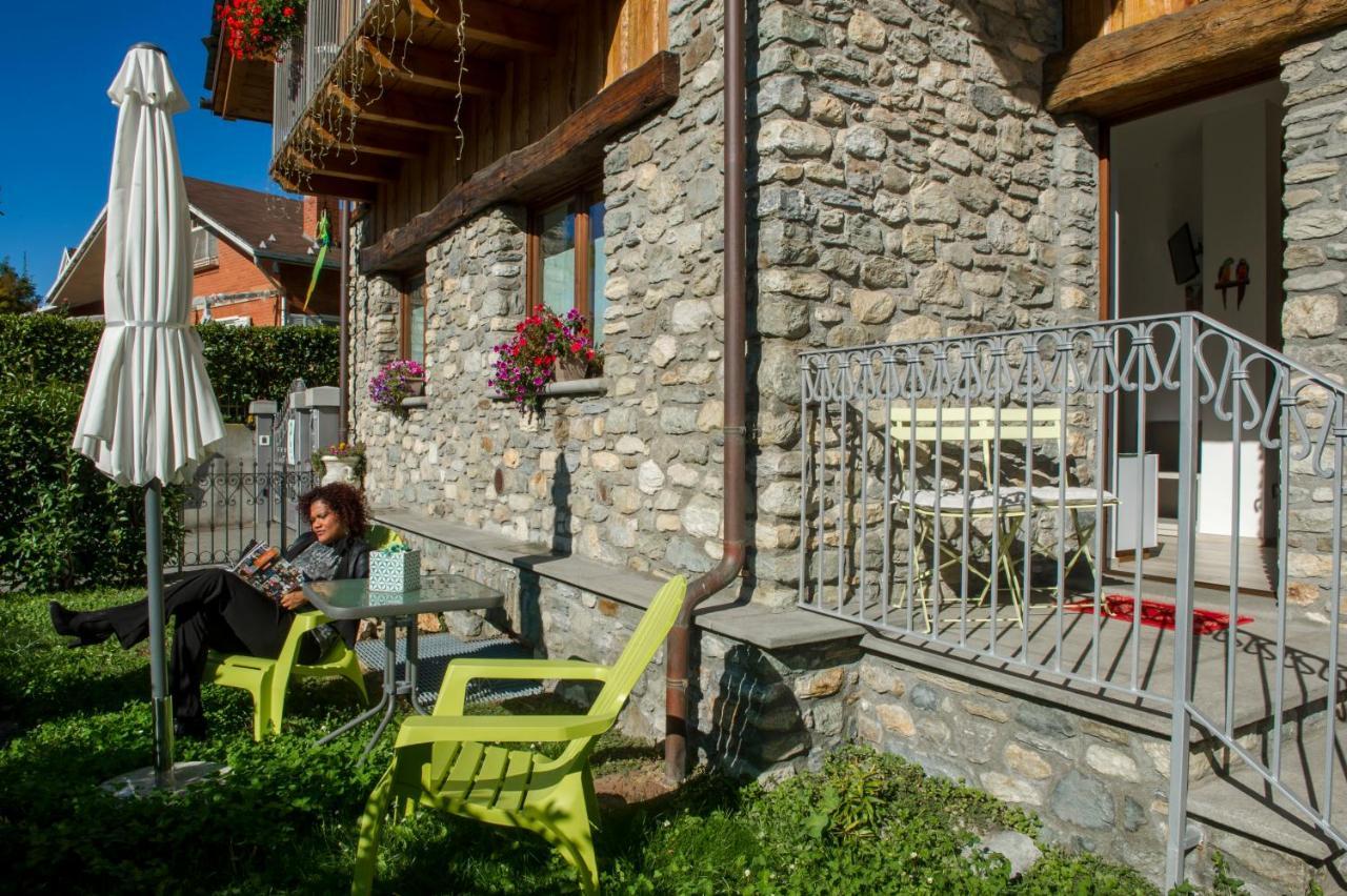 B&B Pousada Rio Aosta-Servizi Di Bed And Breakfast Saint-Christophe ภายนอก รูปภาพ